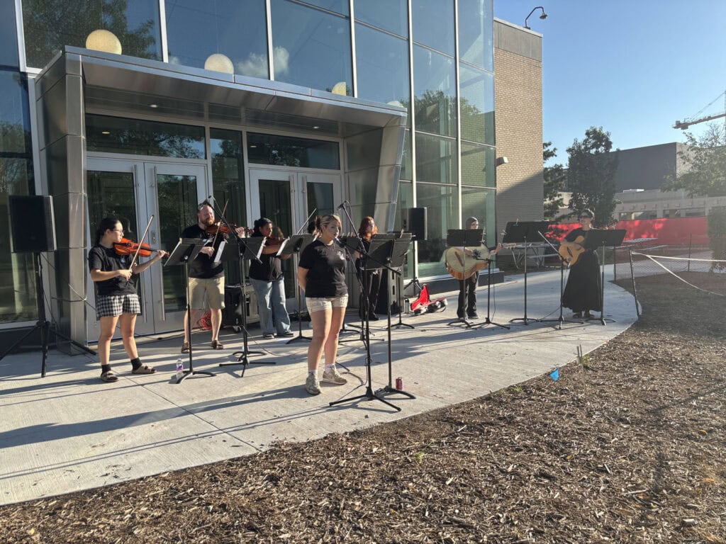 2025-Sheldon-Sculpture-Garden-Los-Mariachis-performance