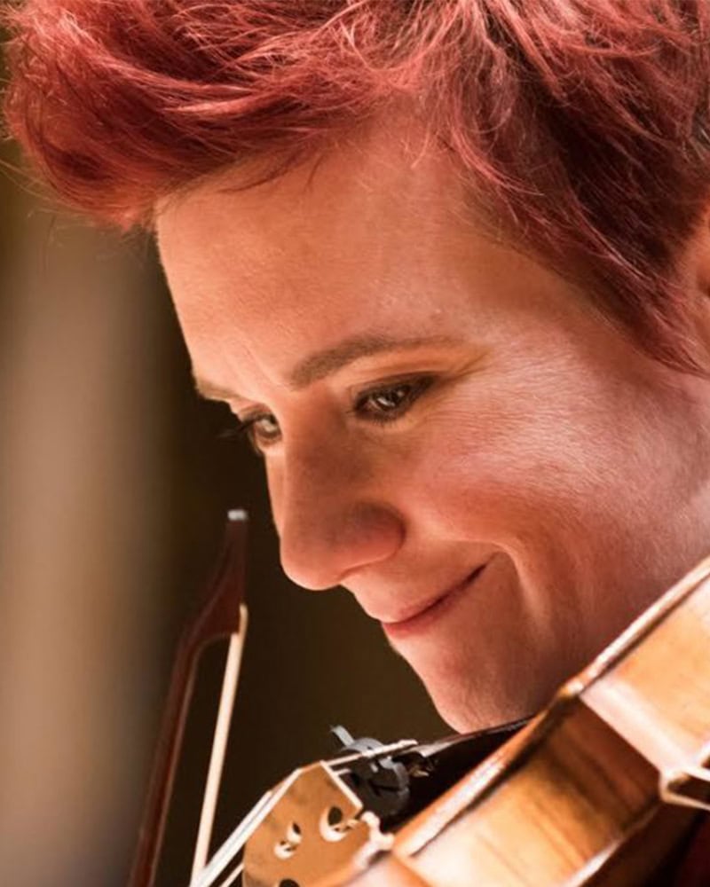 Aisslinn Nosky, violin