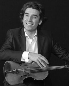 Shah Sadiskov, Viola